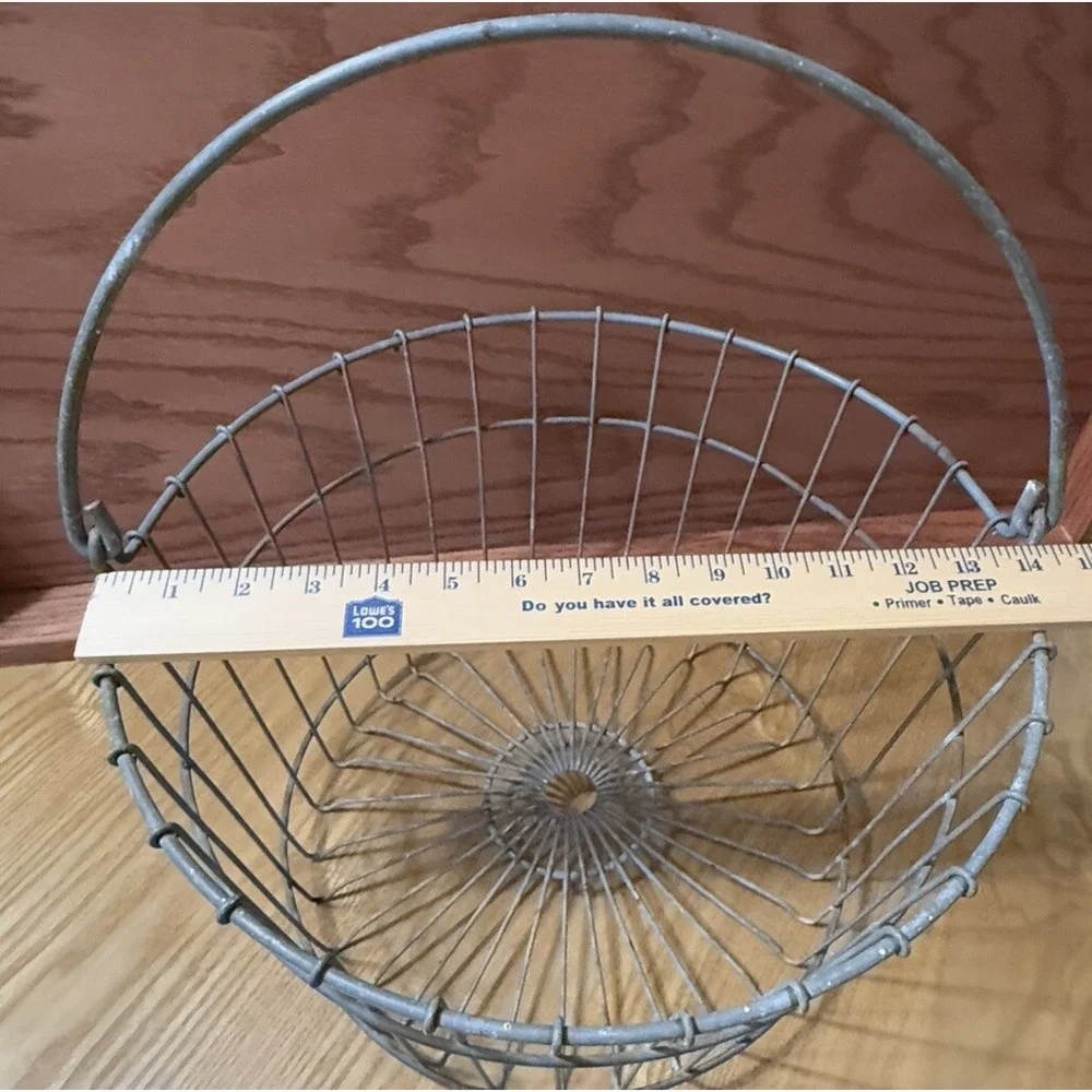 Vintage Farm Egg Basket‎ Metal w/ Handle Large 9